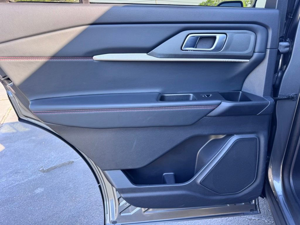 Used 2025 Ford Explorer ST-Line w/ ST-Line Street Pack AWD/4WD image 29