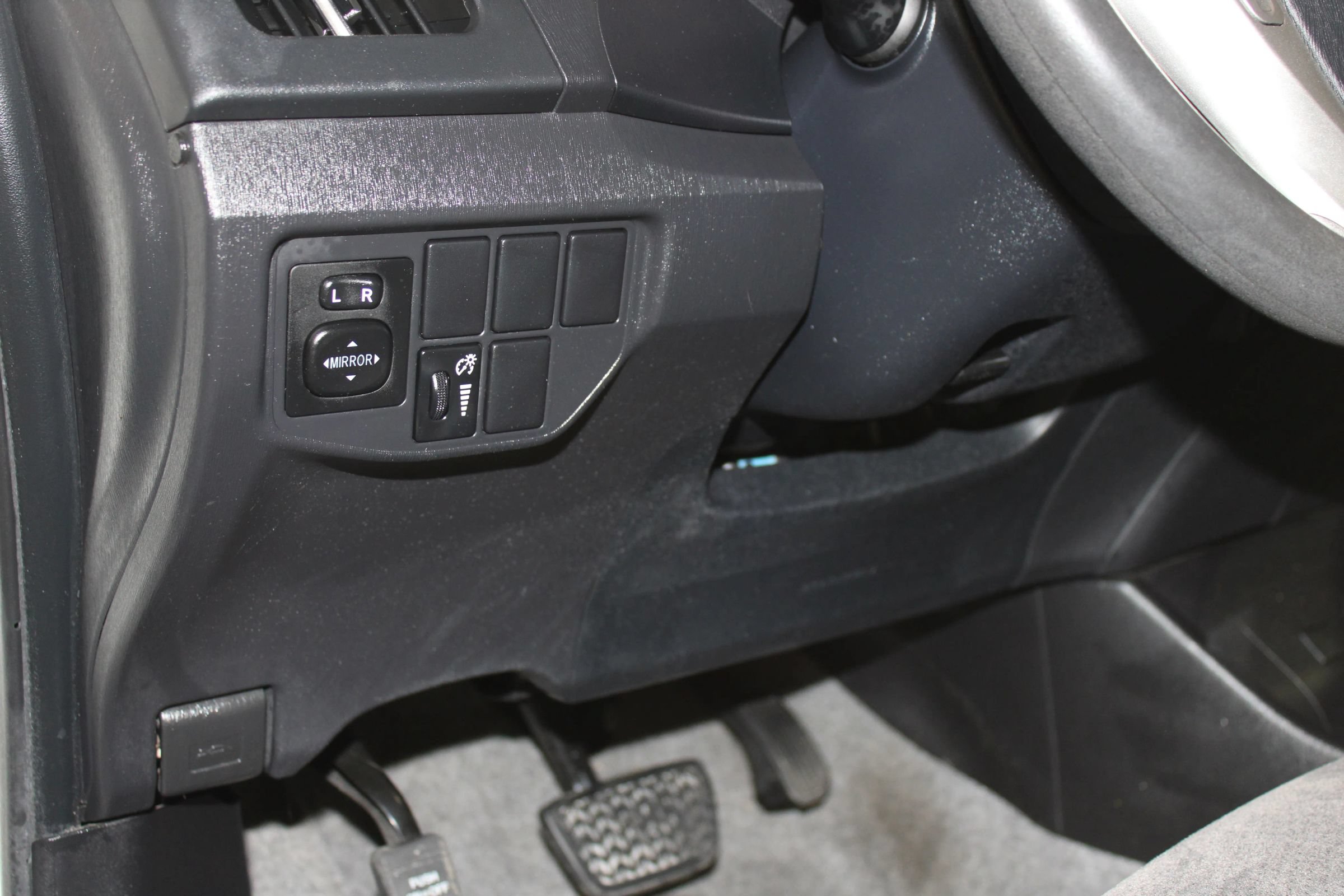 Used 2014 Toyota Prius Two FWD image 19