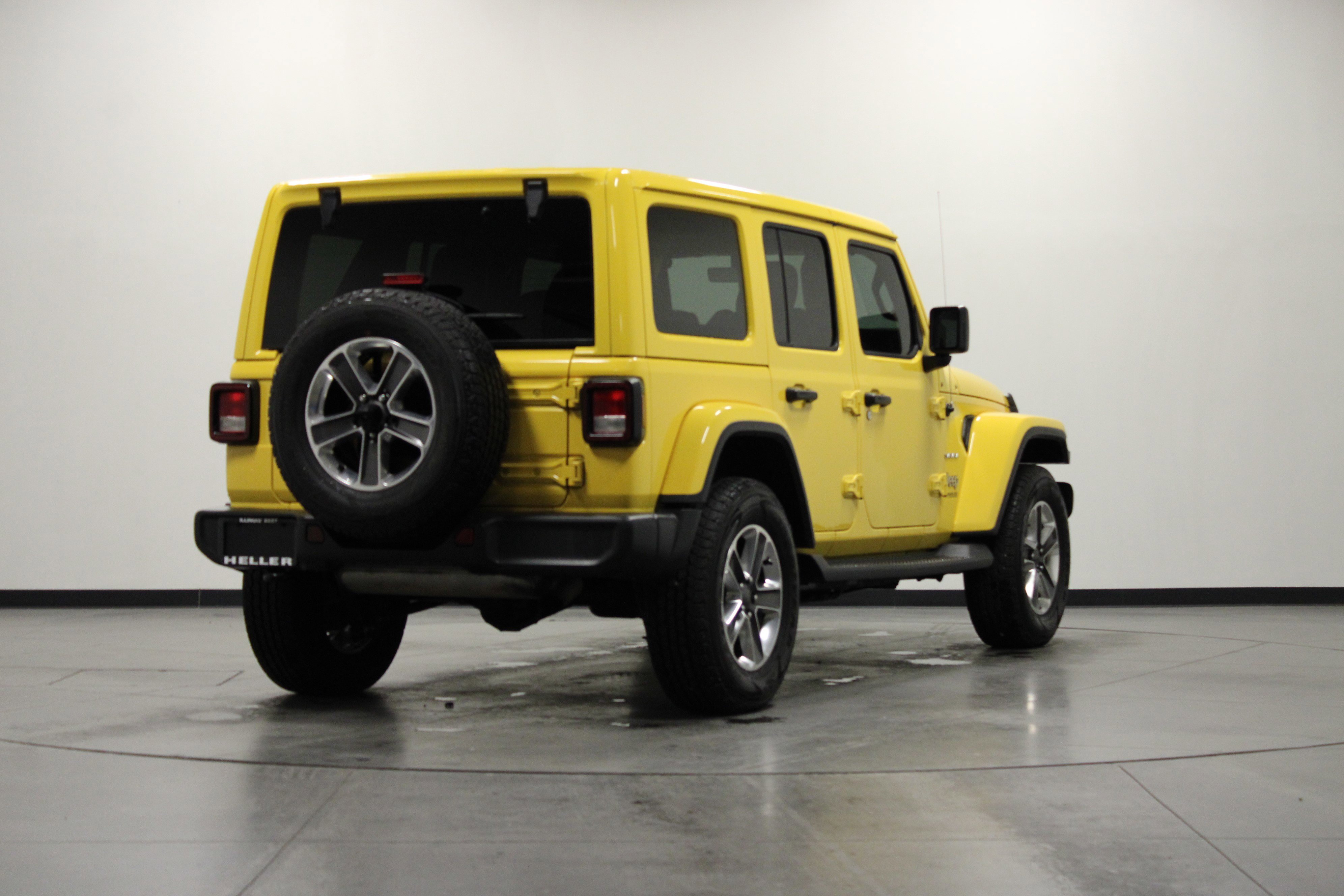 Used 2018 Jeep Wrangler Unlimited Sahara image 4