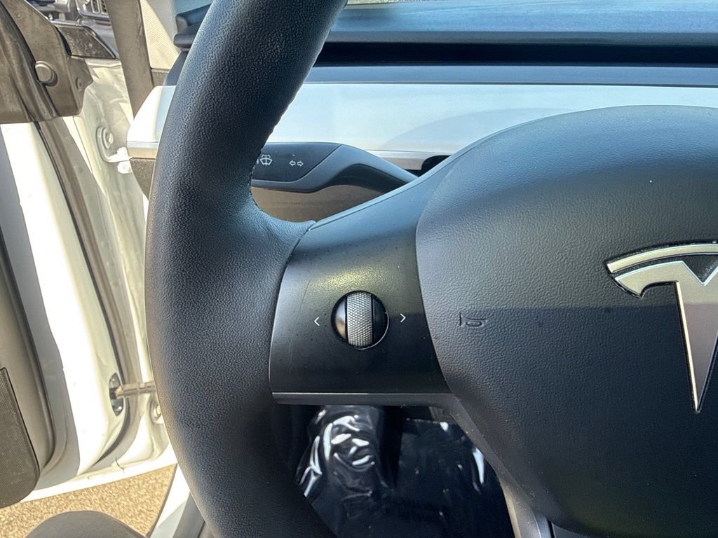 Used 2021 Tesla Model Y Long Range AWD/4WD image 14