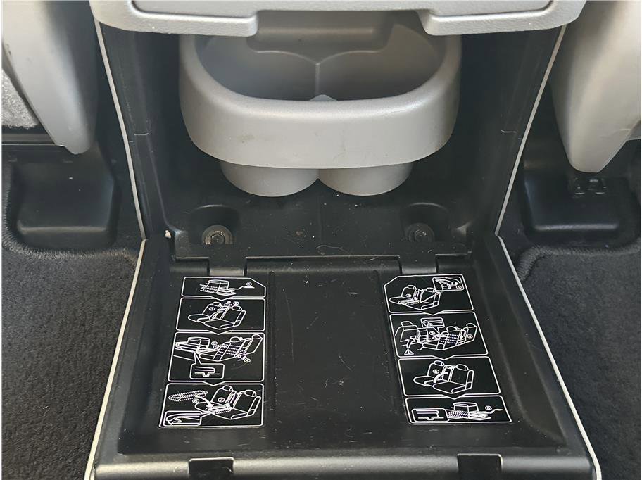 Used 2013 Toyota Highlander SE image 31