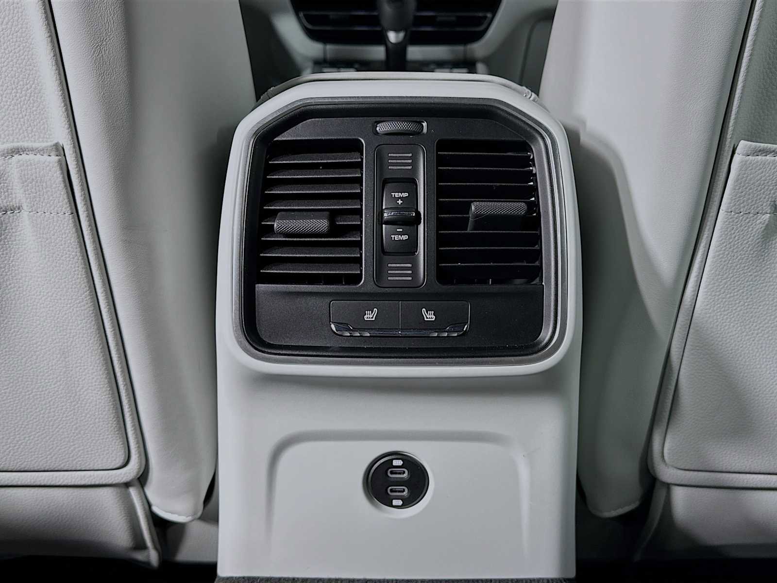 Certified 2025 Porsche Macan image 26