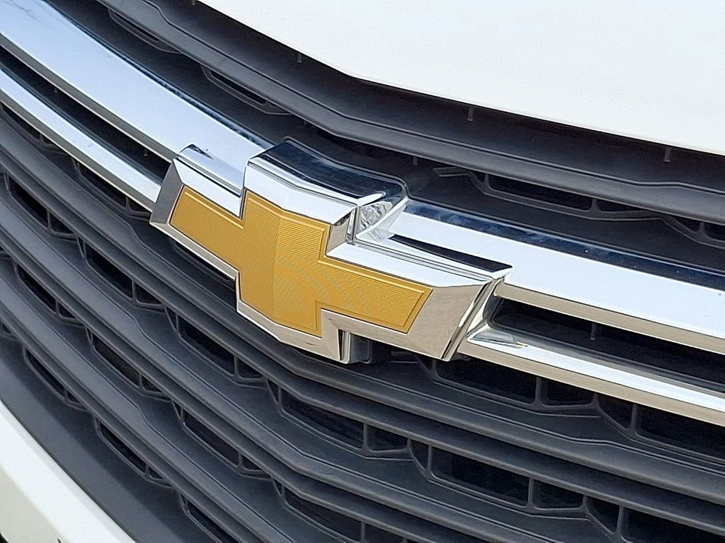Used 2023 Chevrolet Traverse LS w/ Safety Package FWD image 30