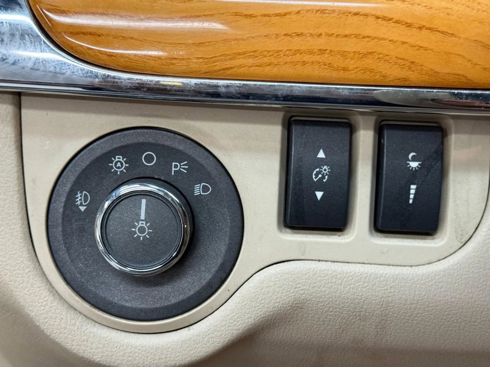 Used 2010 Lincoln MKS image 26