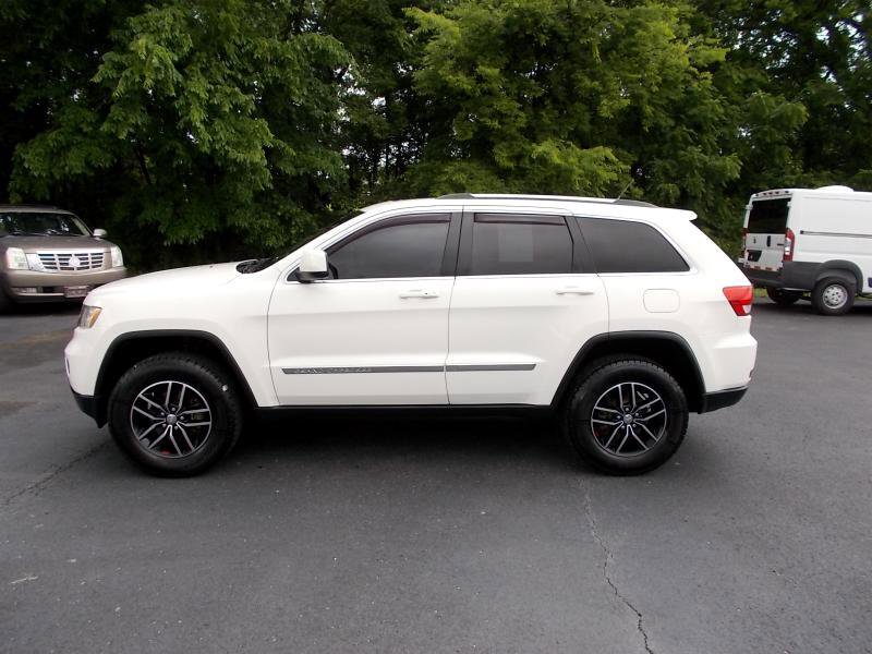Used 2012 Jeep Grand Cherokee Laredo w/ Laredo E Group image 5