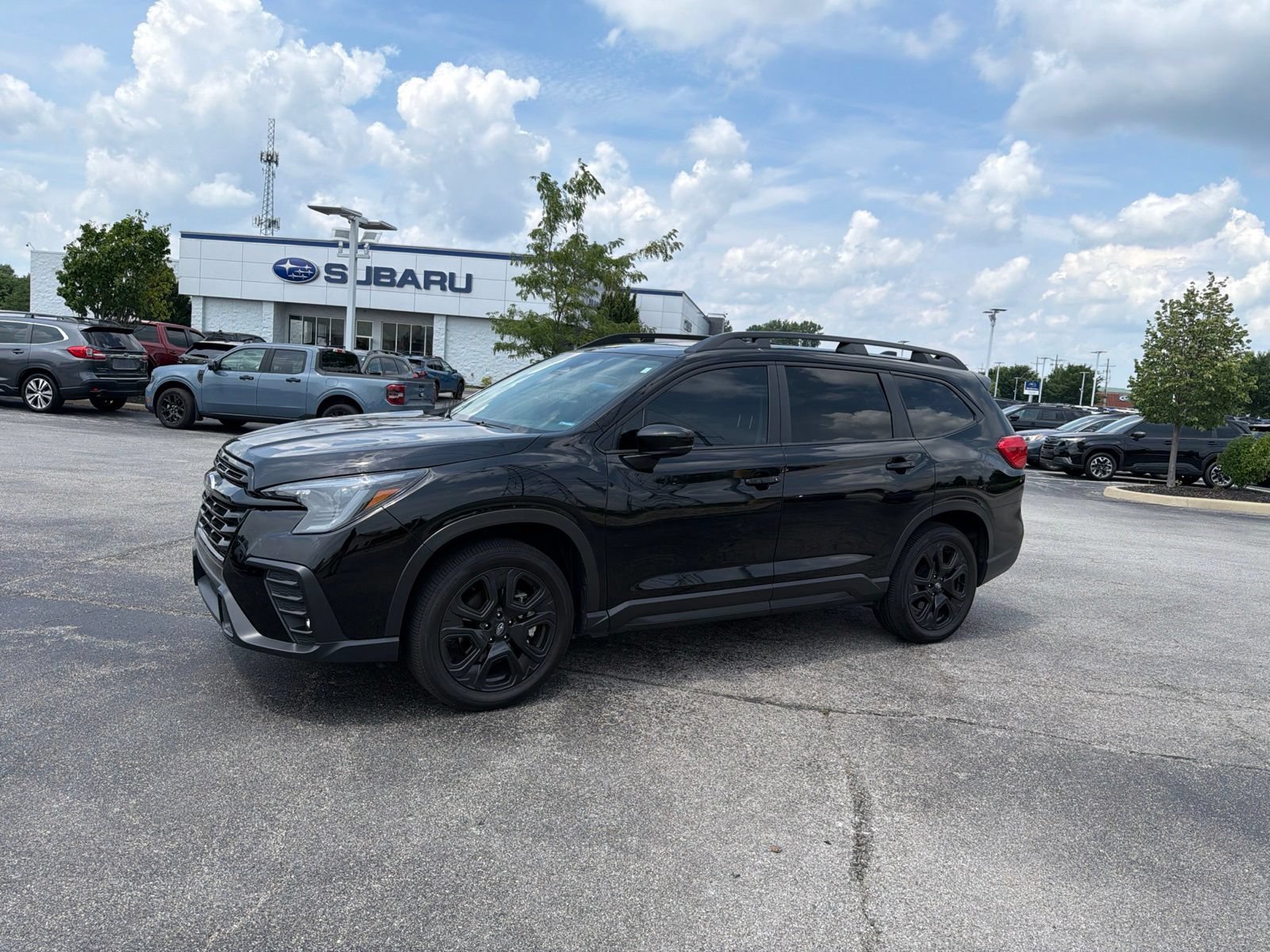 Certified 2025 Subaru Ascent Onyx Edition AWD/4WD image 4