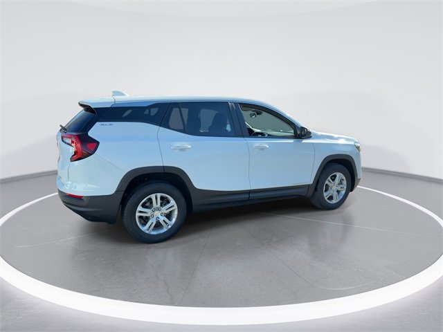 Used 2024 GMC Terrain SLE image 8