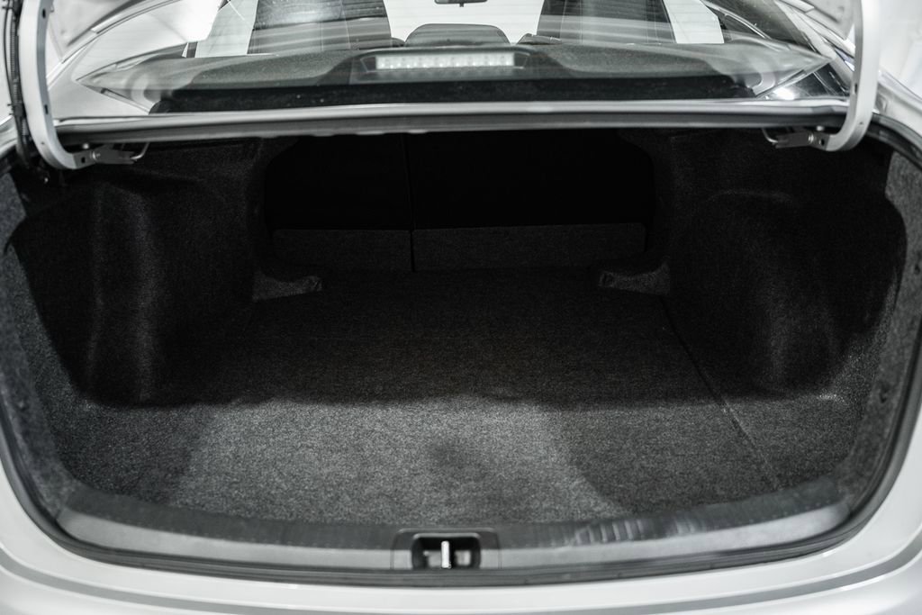 Used 2025 Toyota Corolla LE image 8