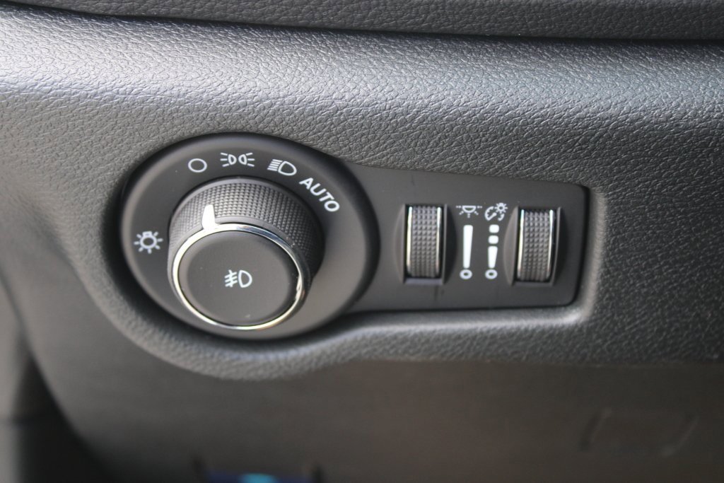 New 2026 Chrysler Pacifica Select w/ S Appearance Package image 12