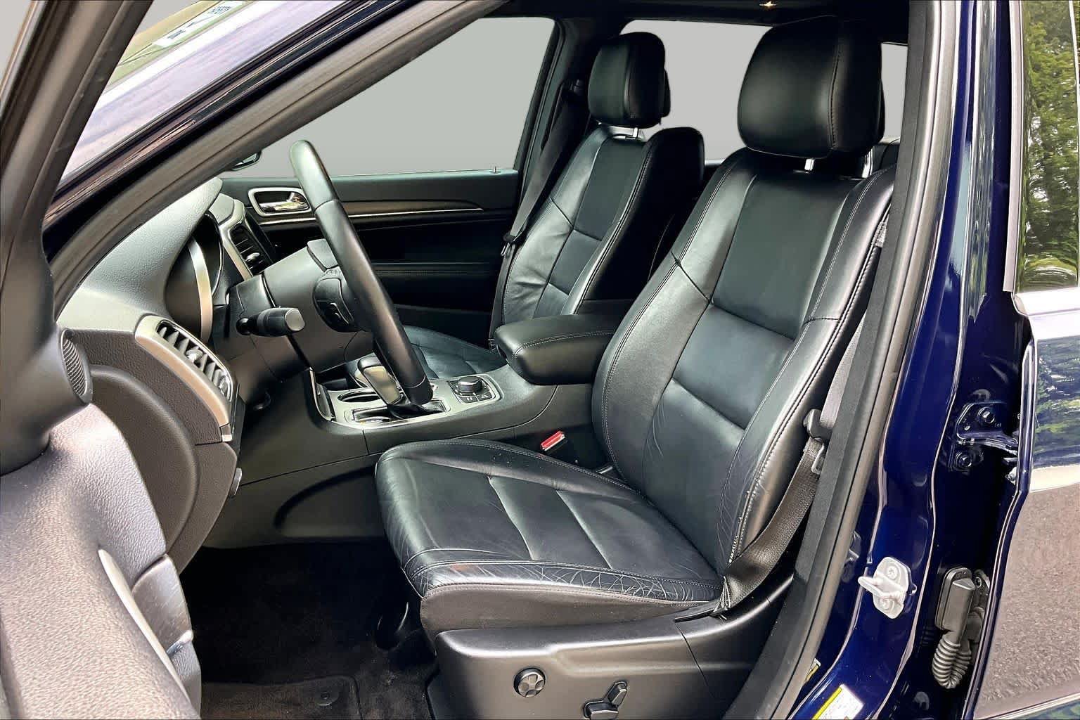 Used 2018 Jeep Grand Cherokee Limited AWD/4WD image 9