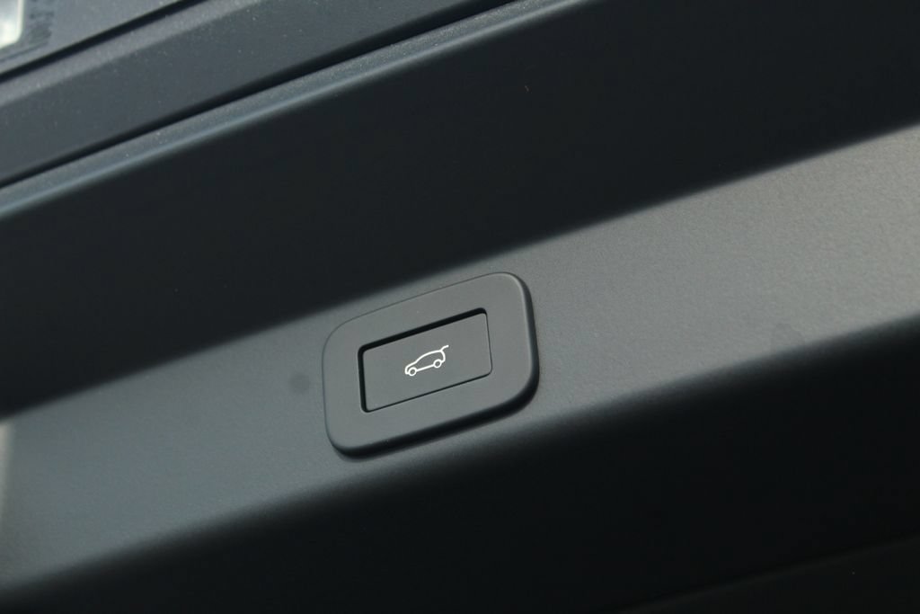 New 2026 Land Rover Range Rover Sport SE AWD/4WD image 12