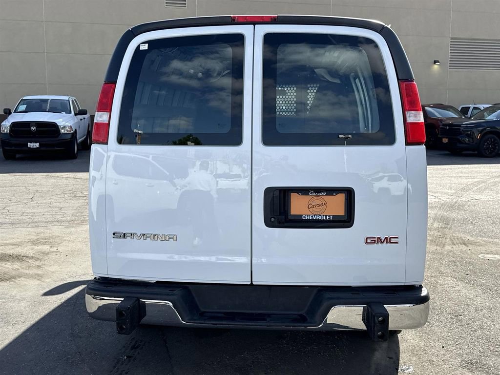 Used 2024 GMC Savana 2500 w/ Driver Convenience Package image 4