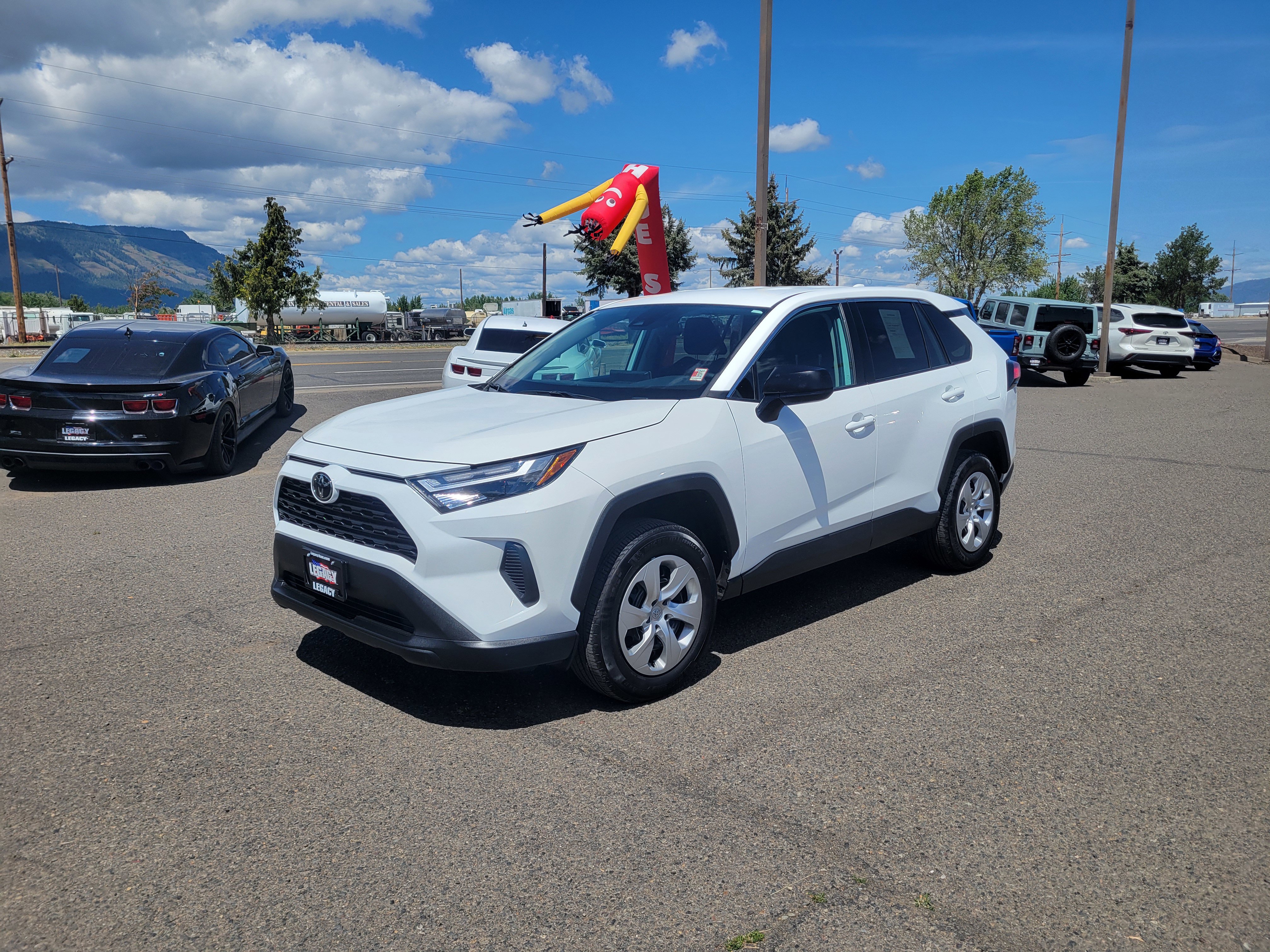 Used 2023 Toyota RAV4 LE AWD/4WD image 14