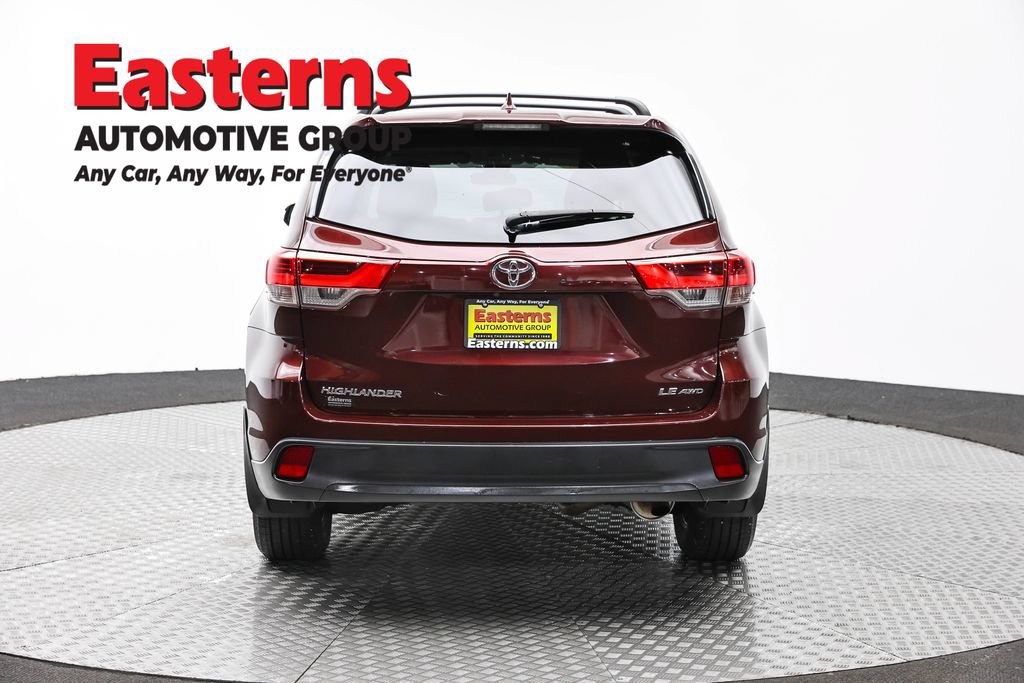 Used 2018 Toyota Highlander Plus AWD/4WD image 6