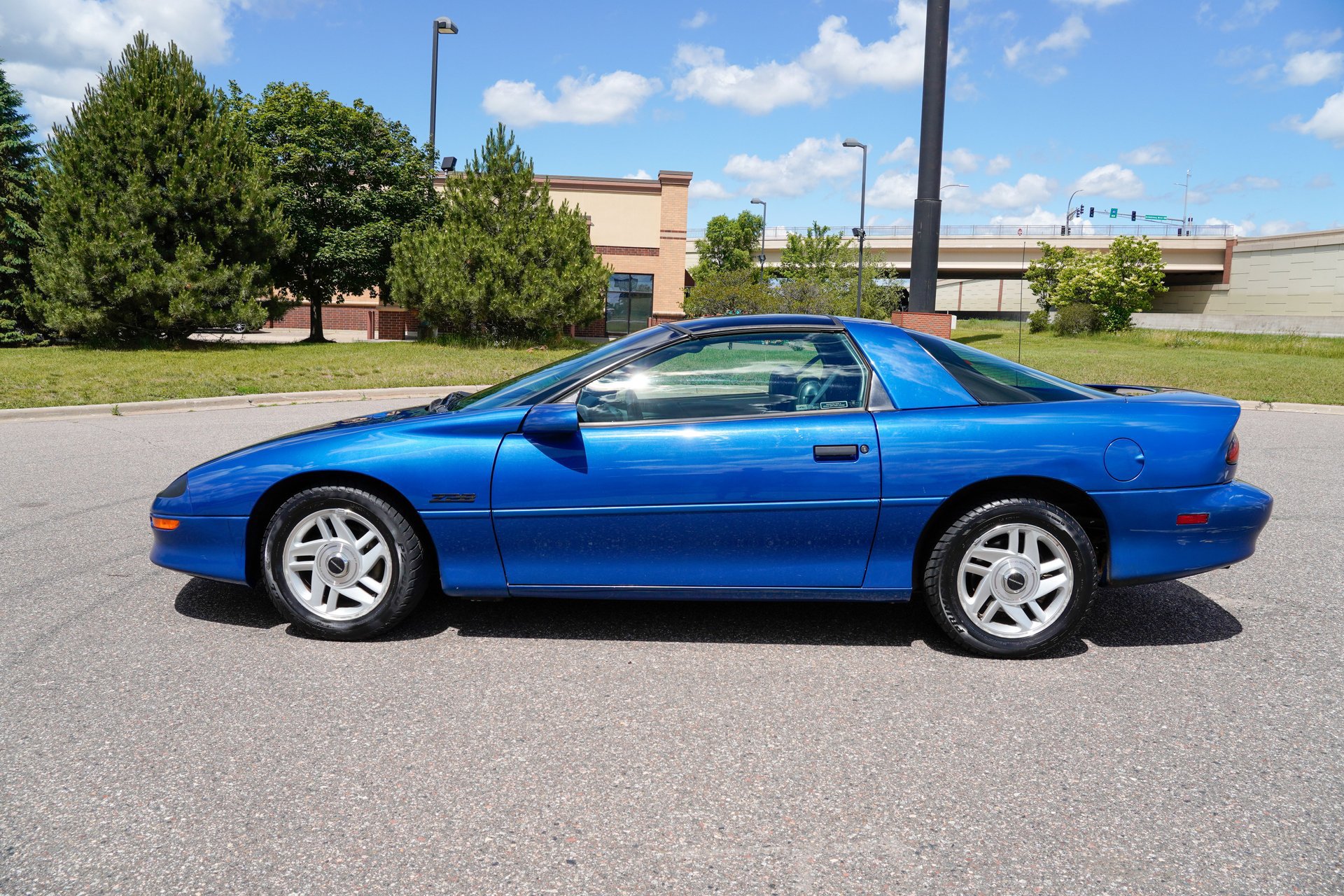 Used 1996 Chevrolet Camaro Z28 RWD image 7