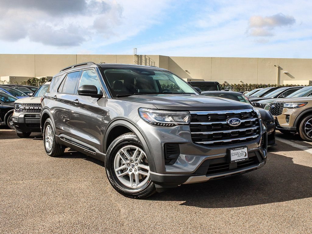 New 2026 Ford Explorer Active RWD image 1