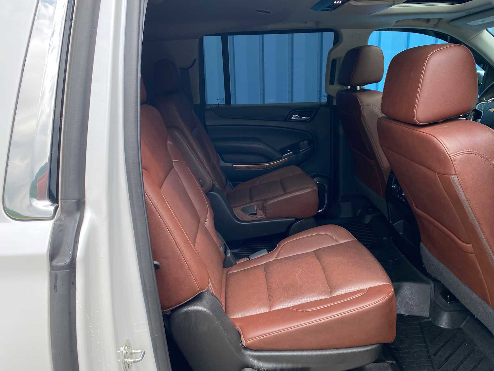 Used 2020 Chevrolet Suburban Premier w/ Premier Plus Edition image 34