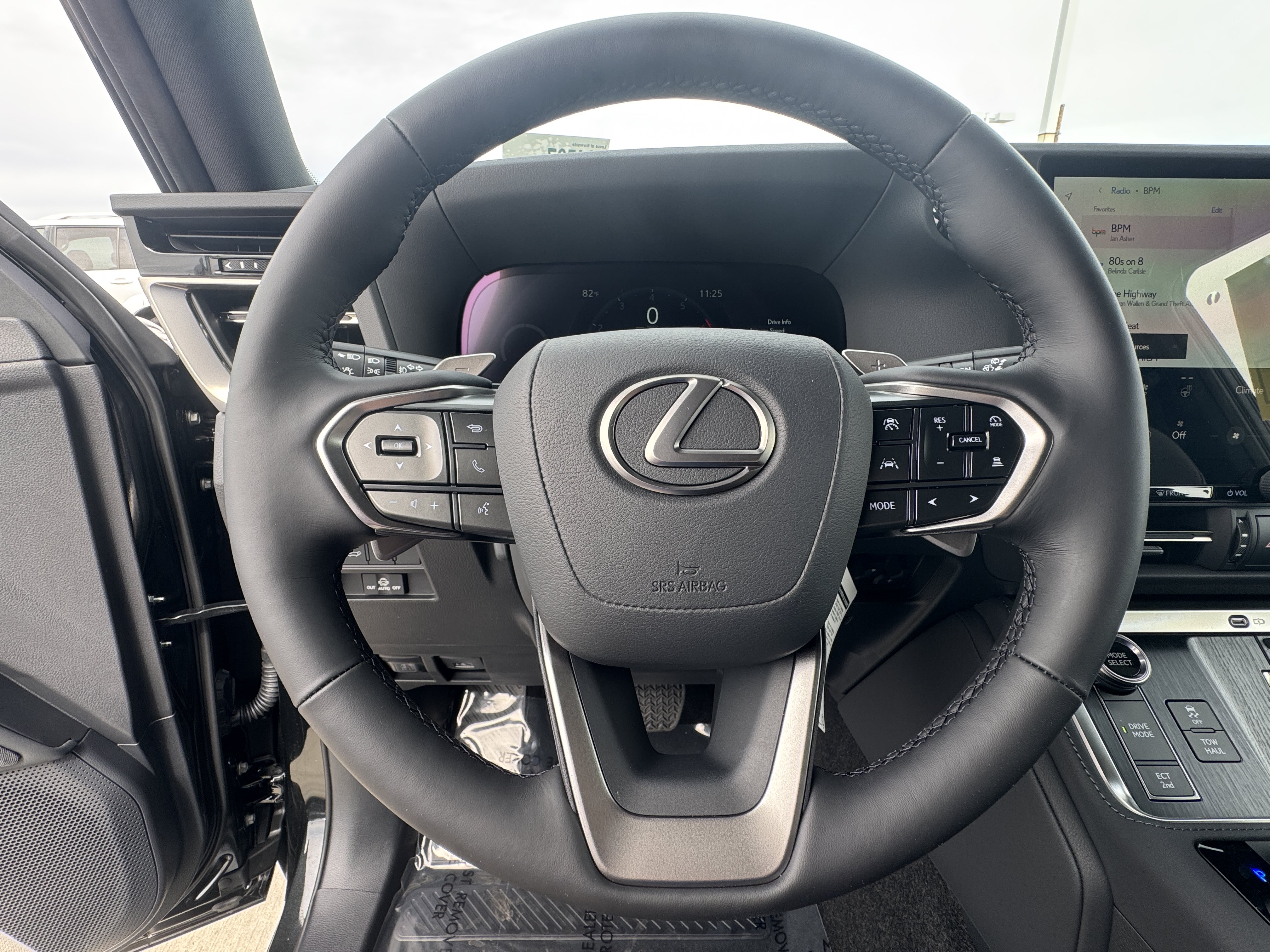 New 2026 Lexus GX 550 w/ Accessory Package (2T) AWD/4WD image 24