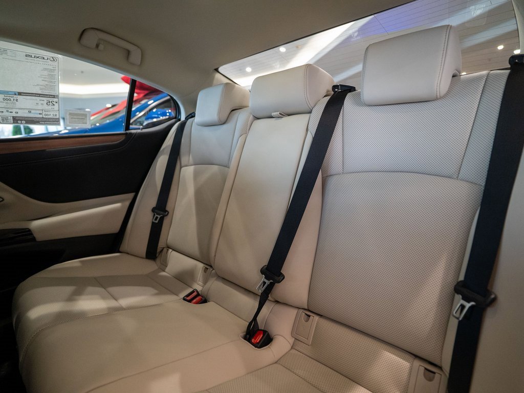 New 2025 Lexus ES 350 w/ Premium Package image 32