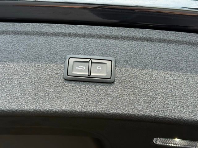 Used 2025 Audi Q5 2.0T Premium Plus w/ Premium Plus Package image 21
