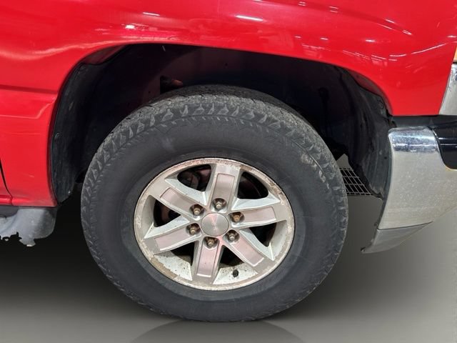 Used 2005 GMC Yukon SLT w/ SLT Preferred Equipment Group AWD/4WD image 30