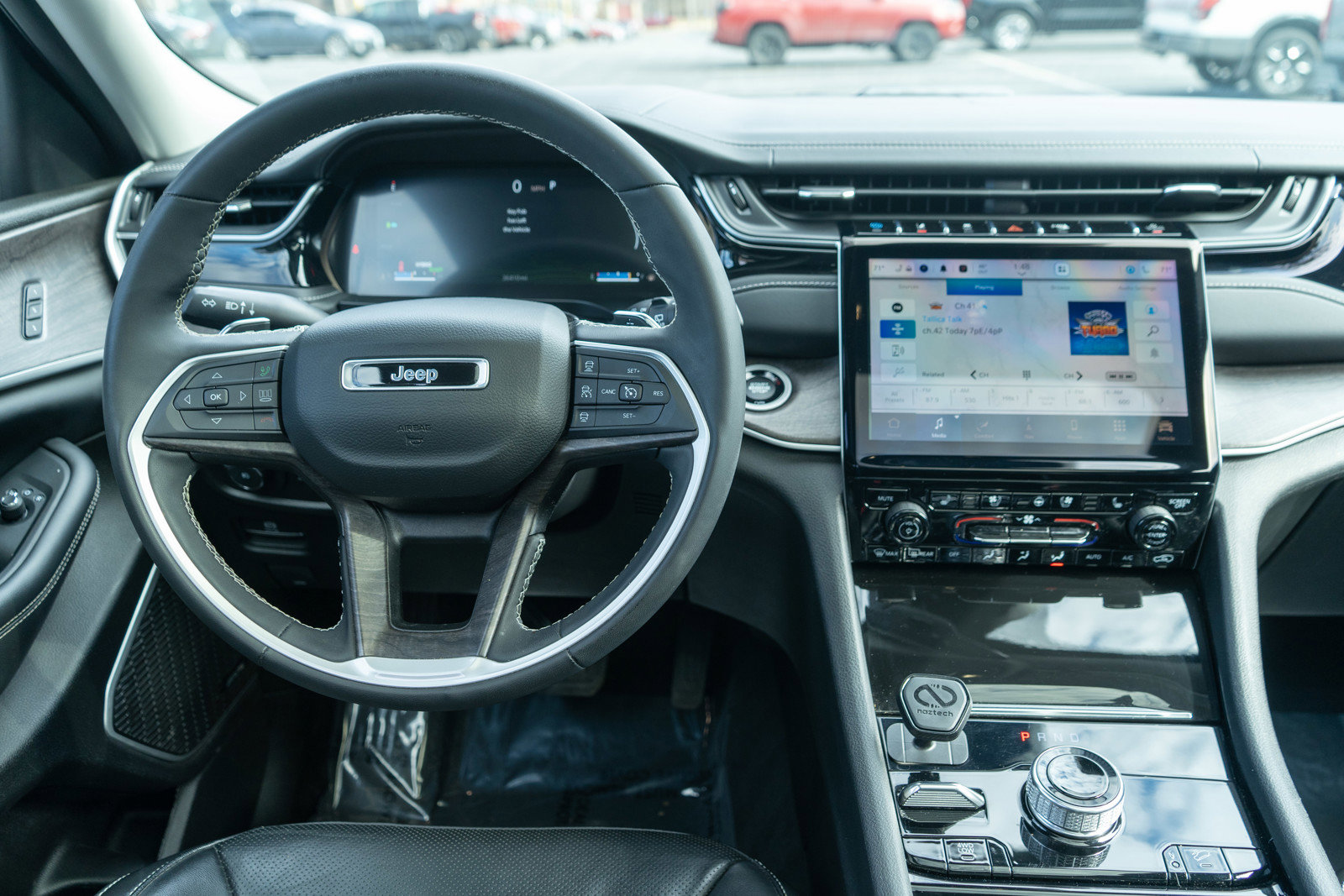 Used 2022 Jeep Grand Cherokee Limited 4xe w/ Luxury Tech Group II image 13