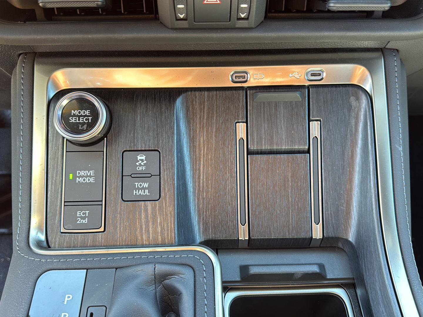 Used 2025 Lexus GX 550 w/ Accessory Package (Z1) image 17