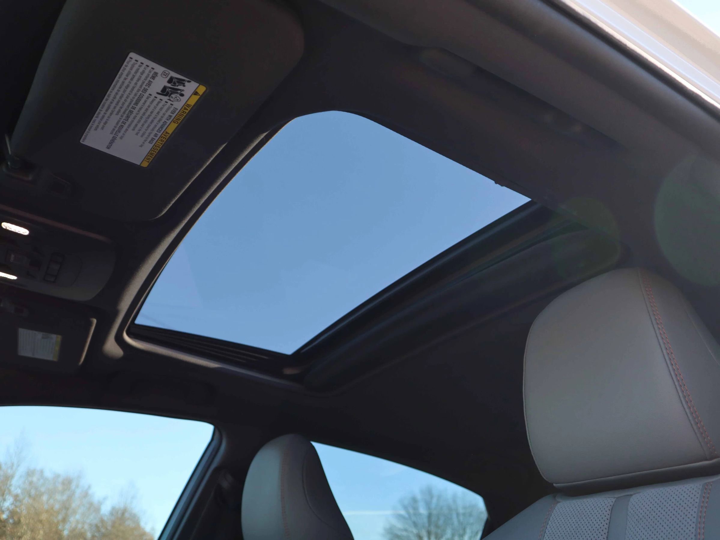 Used 2019 Toyota Avalon XSE image 3