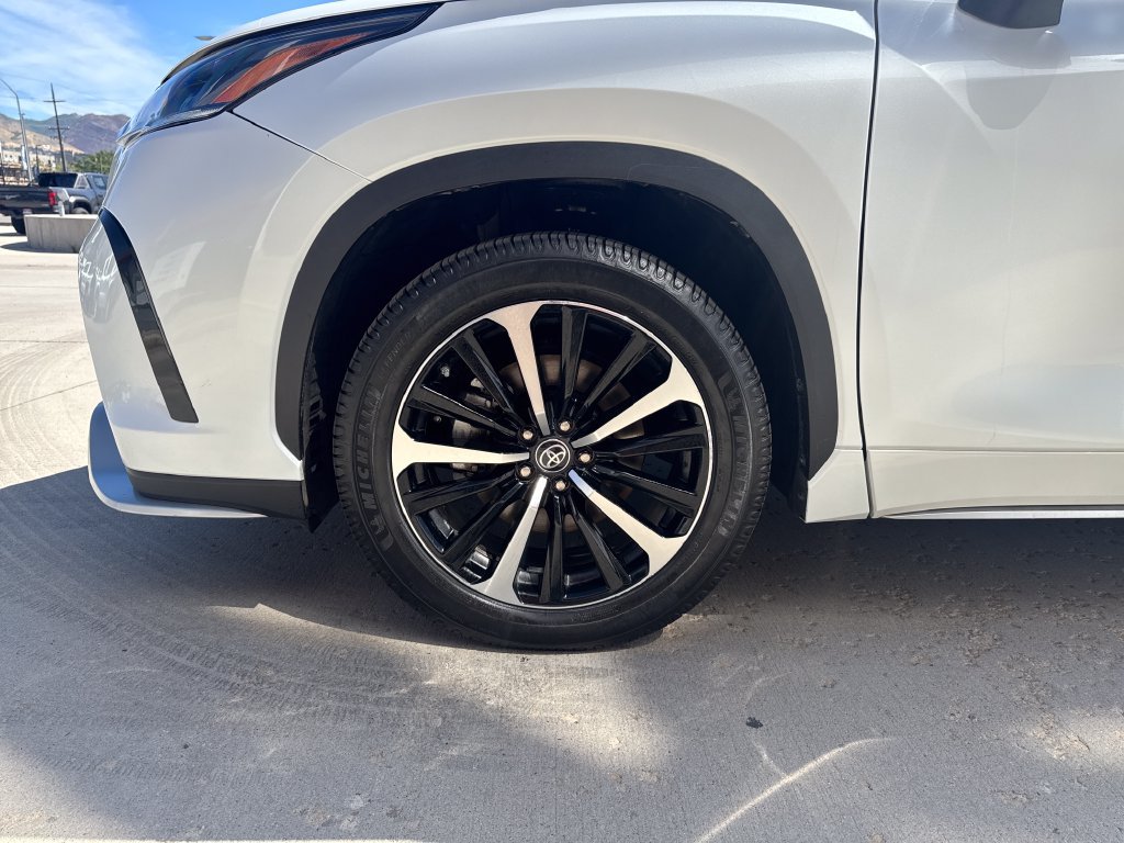 Certified 2022 Toyota Highlander XSE AWD/4WD image 27