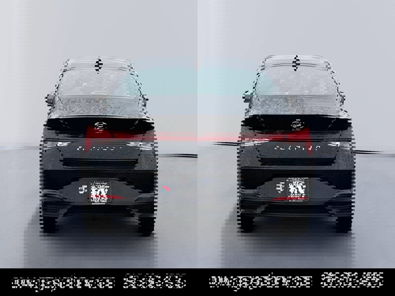 Used 2023 Hyundai Elantra SEL w/ Preferred Accessory Package image 4