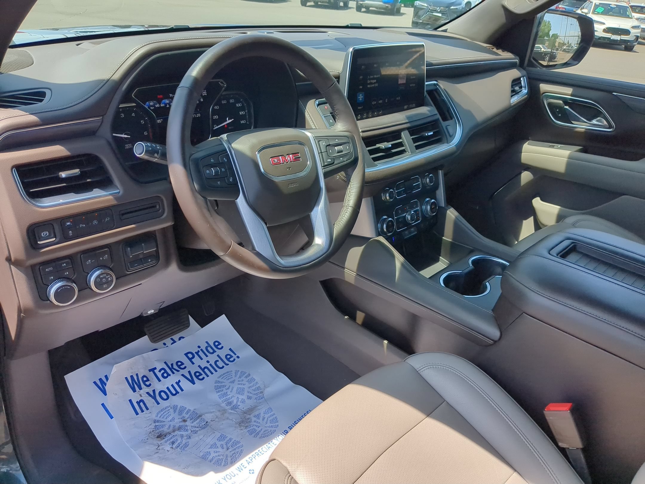 Certified 2021 GMC Yukon SLT w/ SLT Luxury Plus Package AWD/4WD image 9