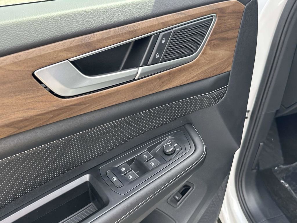 New 2026 Volkswagen Atlas SE image 13