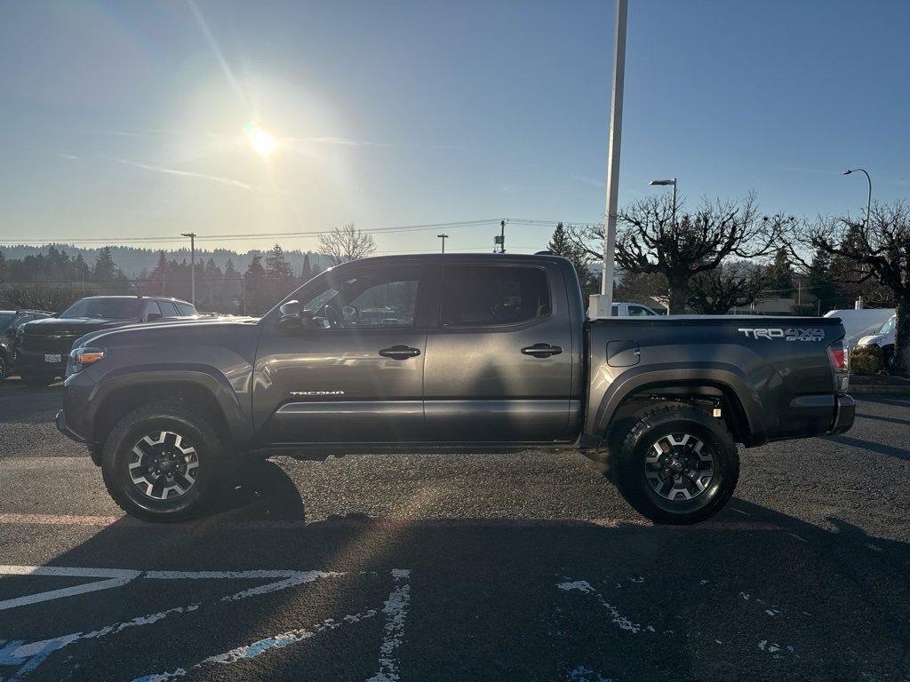 Used 2020 Toyota Tacoma TRD Sport image 4