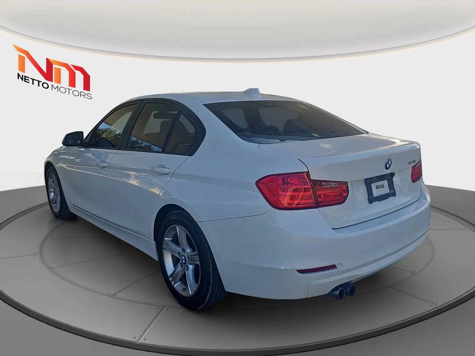Used 2013 BMW 328i Sedan RWD image 3