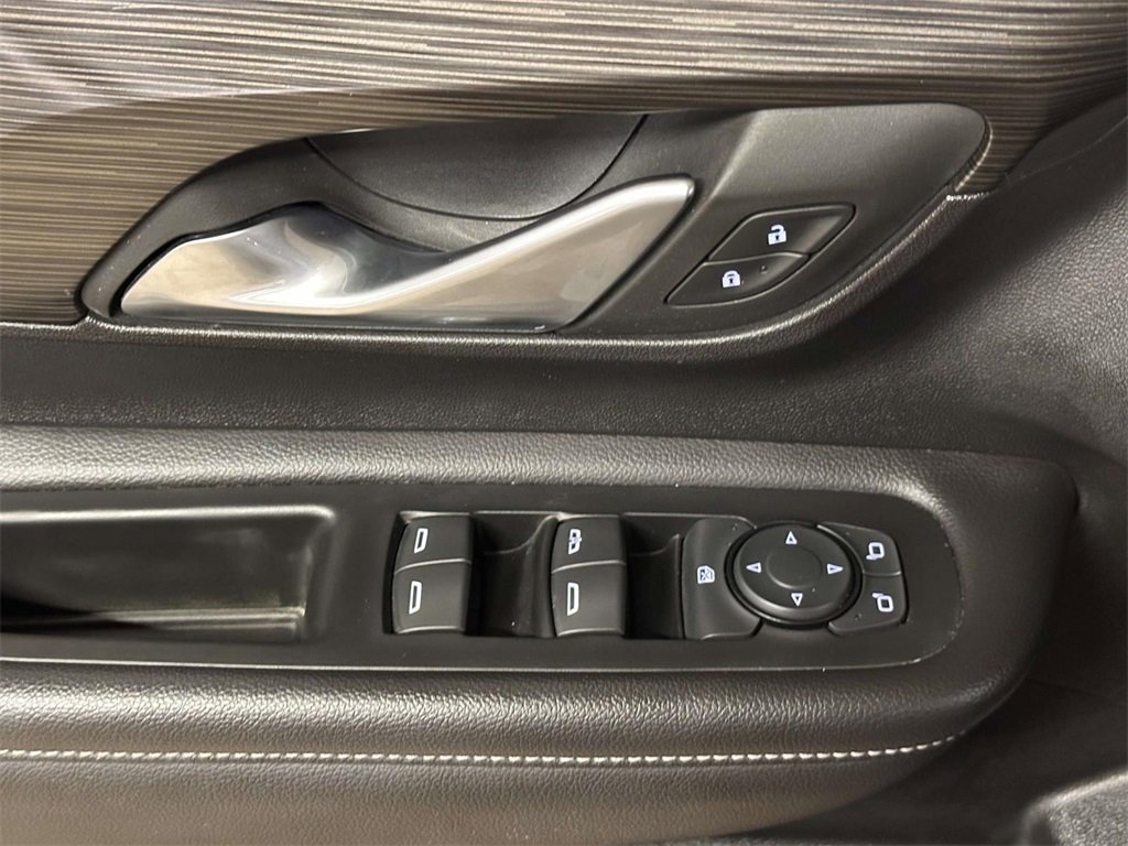 Used 2022 GMC Terrain SLE w/ Driver Convenience Package image 13