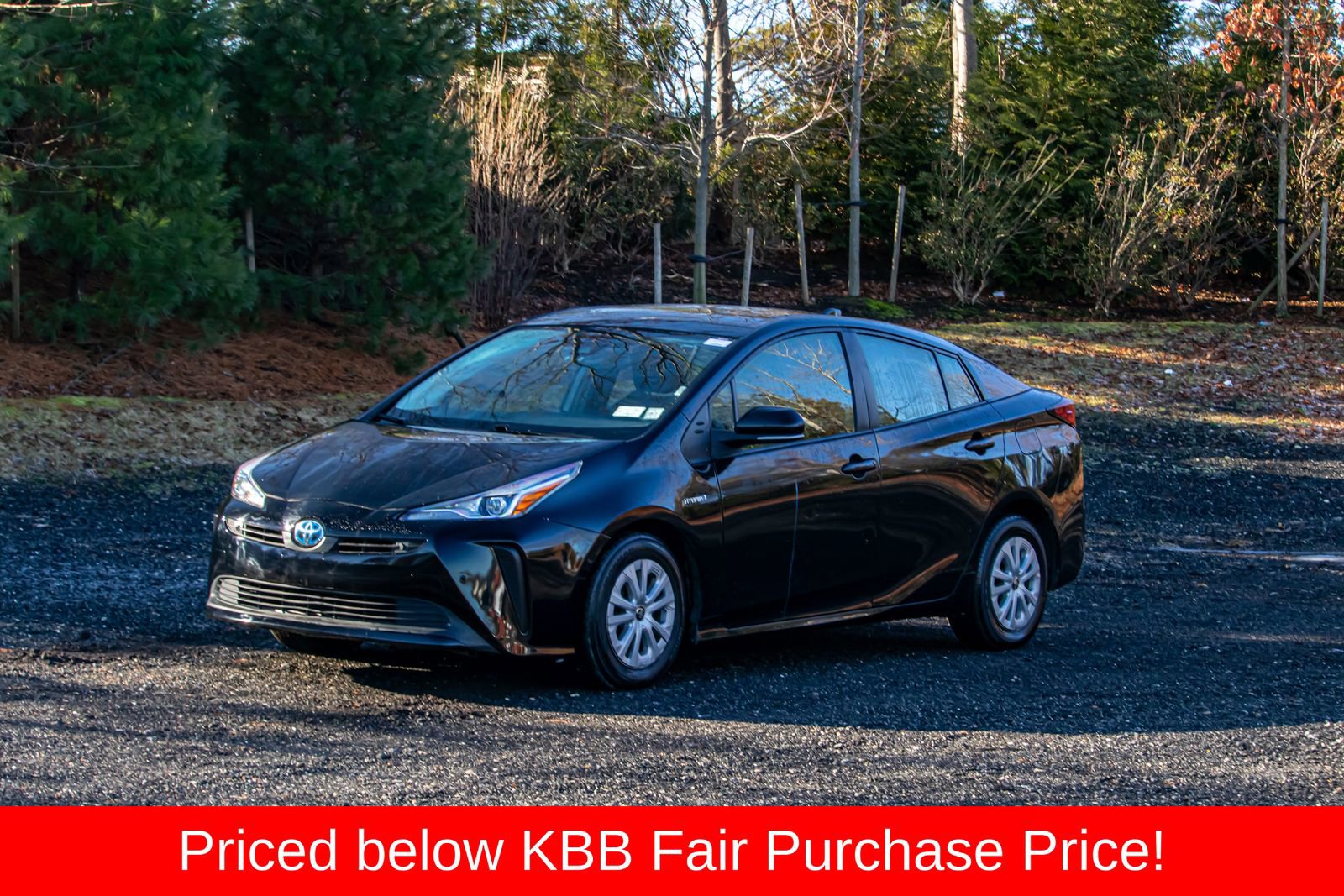 Used 2022 Toyota Prius LE image 1
