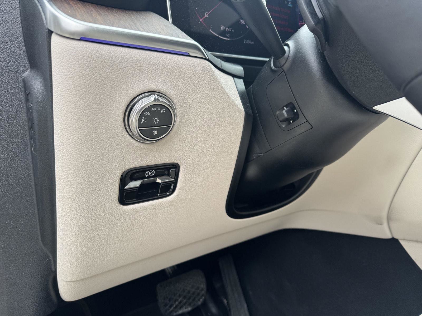 Certified 2025 Mercedes-Benz GLC 300 image 7