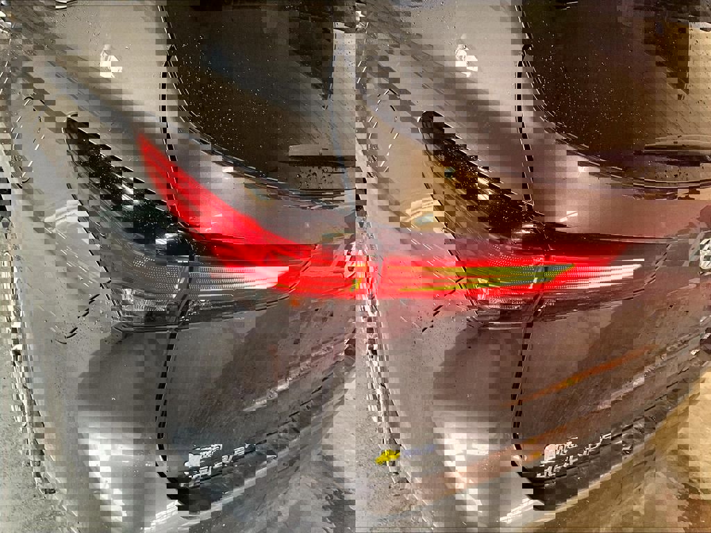 Used 2021 Toyota Highlander XLE image 33