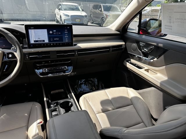 Certified 2023 Lincoln Corsair AWD w/ Equipment Group 101A image 17
