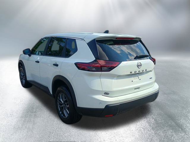 Used 2024 Nissan Rogue S AWD/4WD image 3