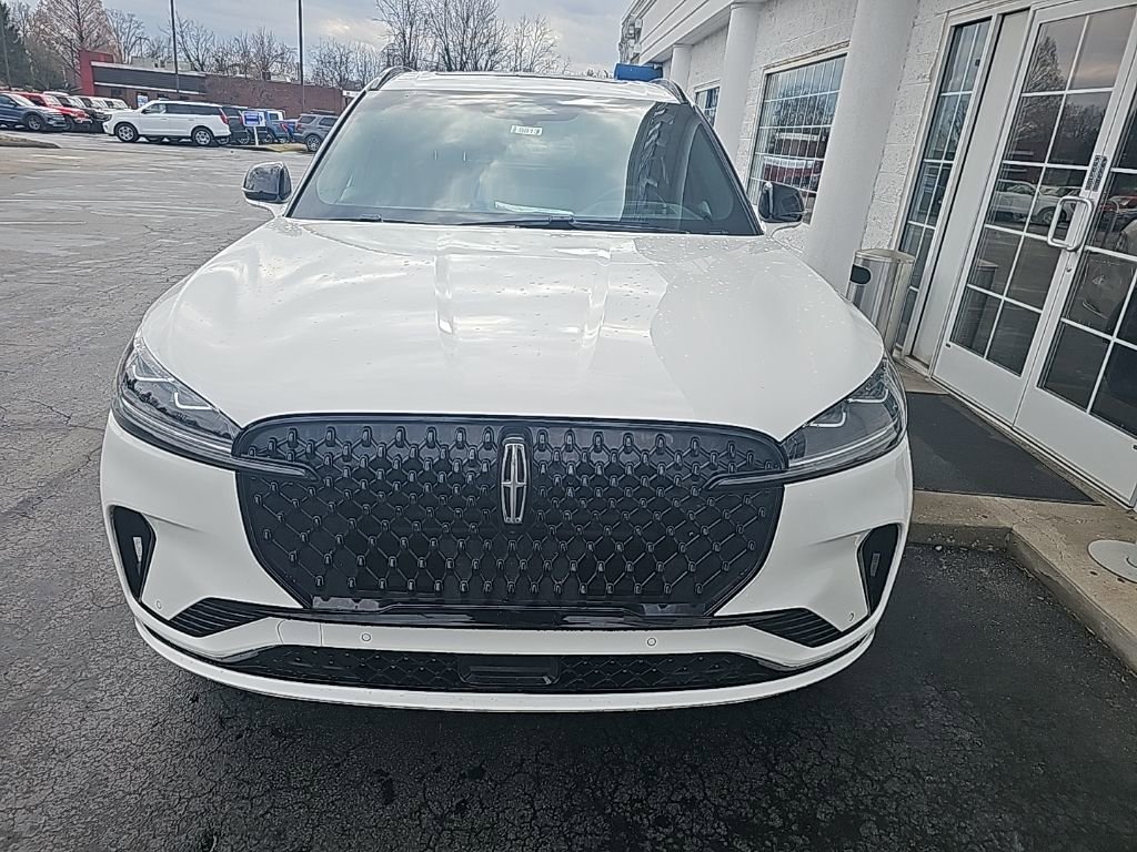 Used 2025 Lincoln Aviator Reserve w/ Jet Appearance Package image 3