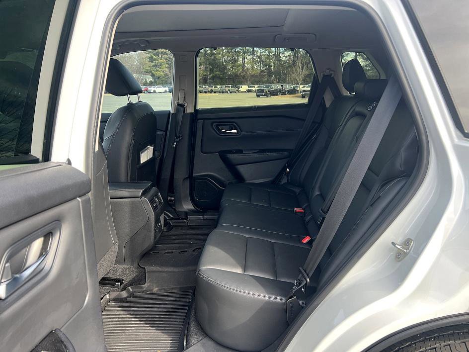 Certified 2025 Nissan Rogue SL w/ Tech Package image 20