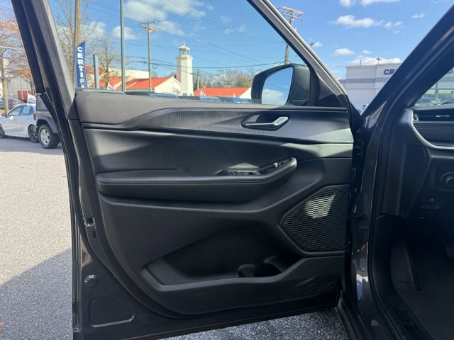 Certified 2024 Jeep Grand Cherokee L Laredo image 9