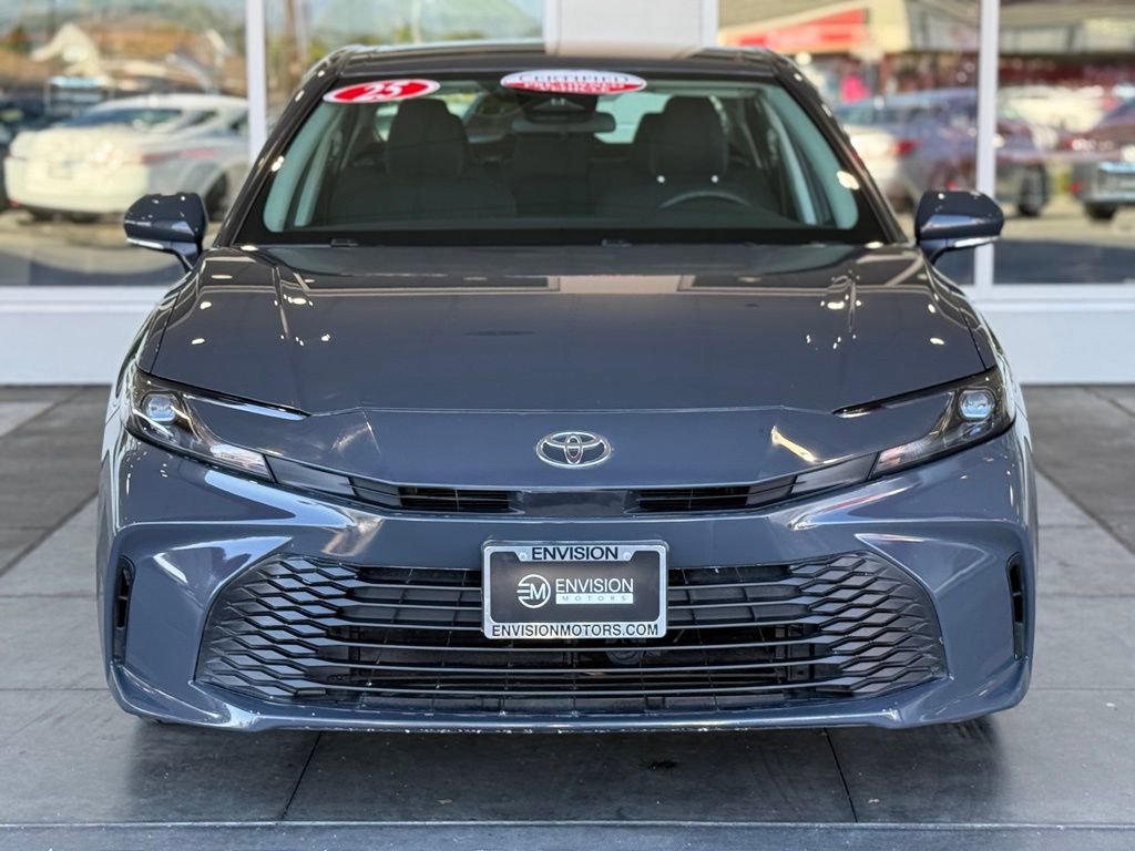 Used 2025 Toyota Camry LE image 5