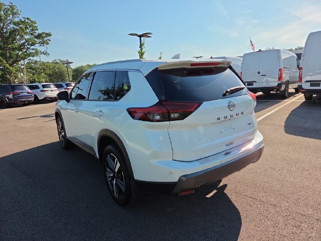 Used 2025 Nissan Rogue SL FWD image 5