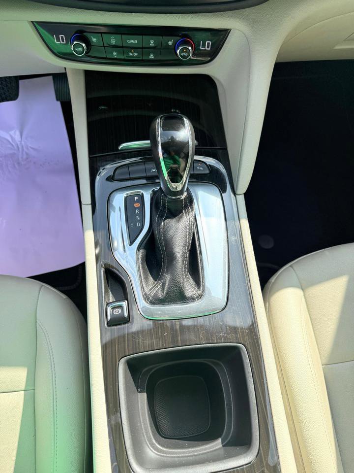 Used 2018 Buick Regal Essence w/ Driver Confidence Package #1 image 23