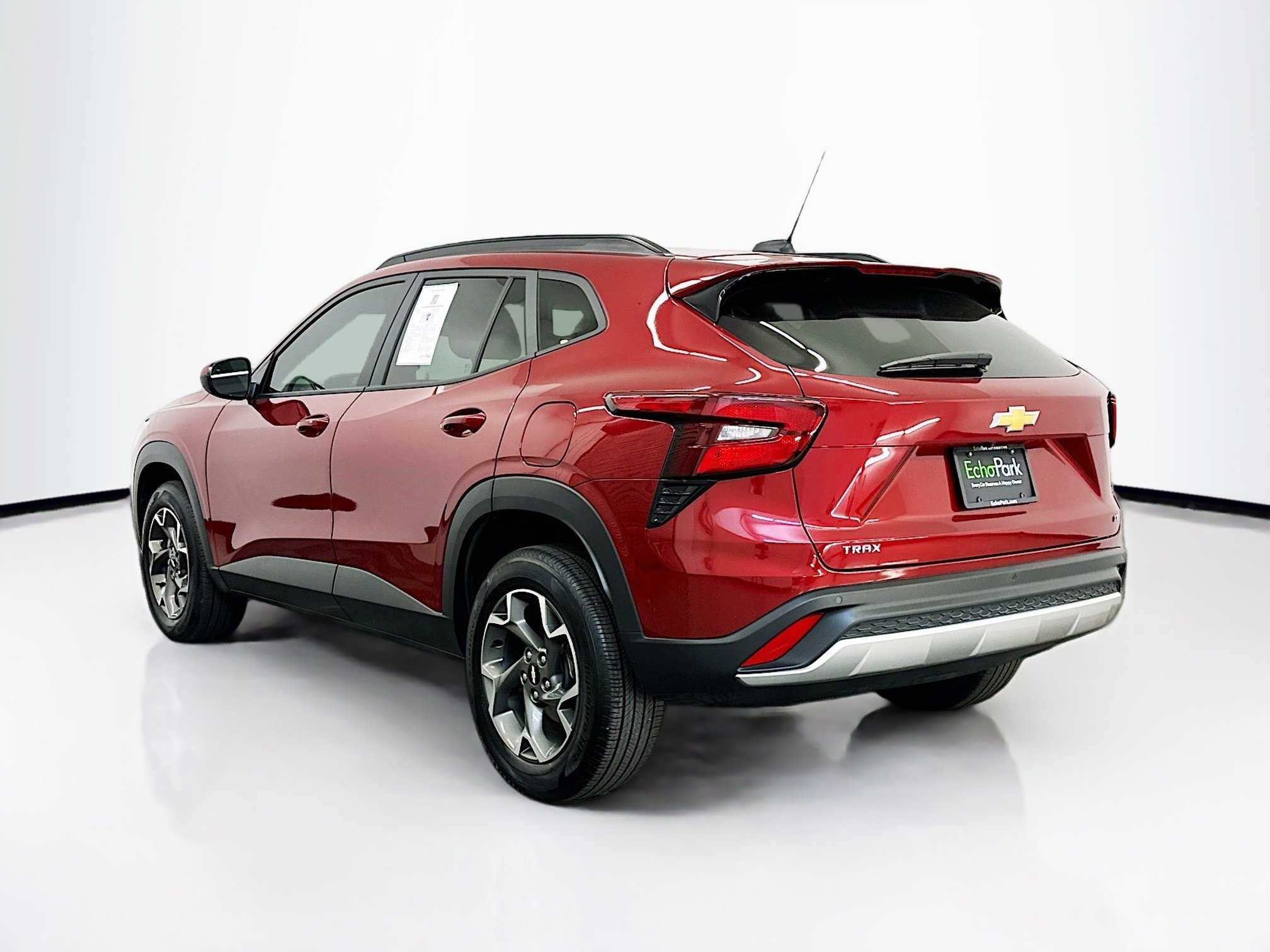 Used 2025 Chevrolet Trax LT w/ Driver Confidence Package FWD image 5