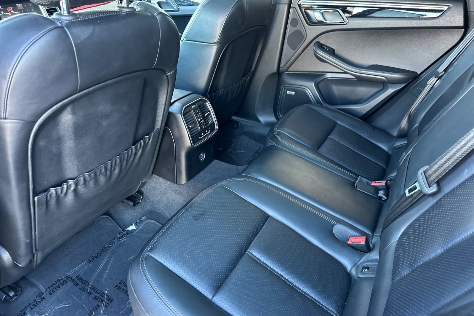 Used 2018 Porsche Macan S image 11