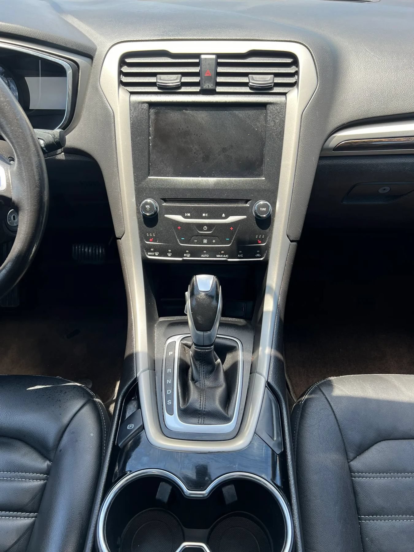 Used 2014 Ford Fusion SE w/ Equipment Group 202A FWD image 13