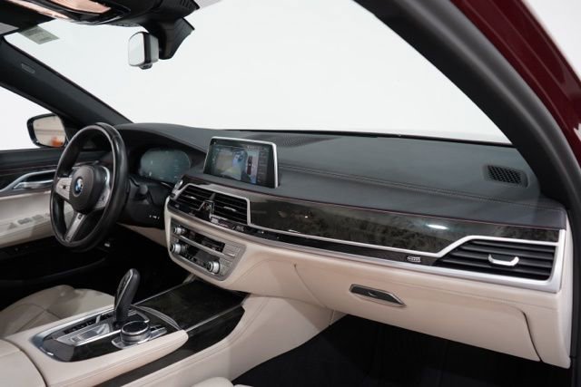Used 2021 BMW 740i xDrive w/ M Sport Package image 16